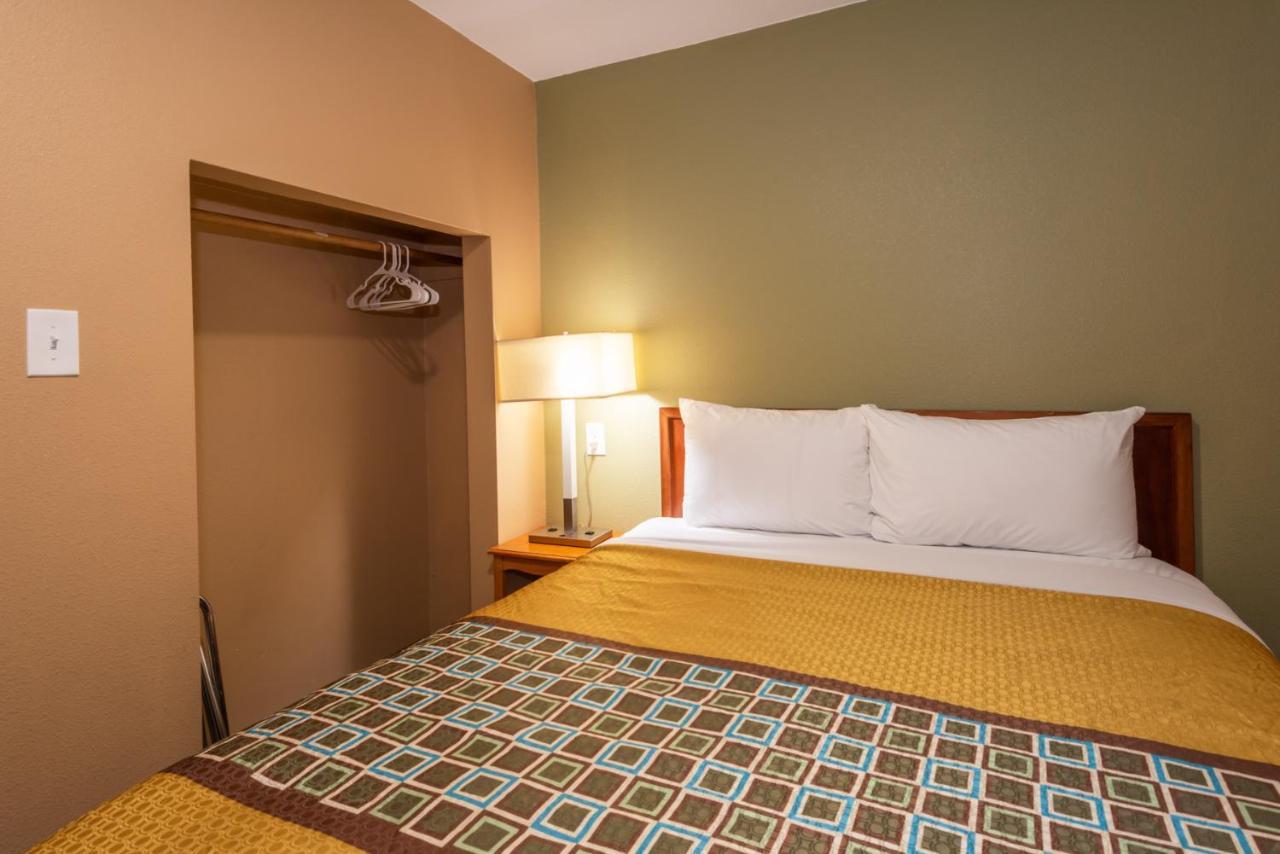 Town Motel Форкс Екстериор снимка